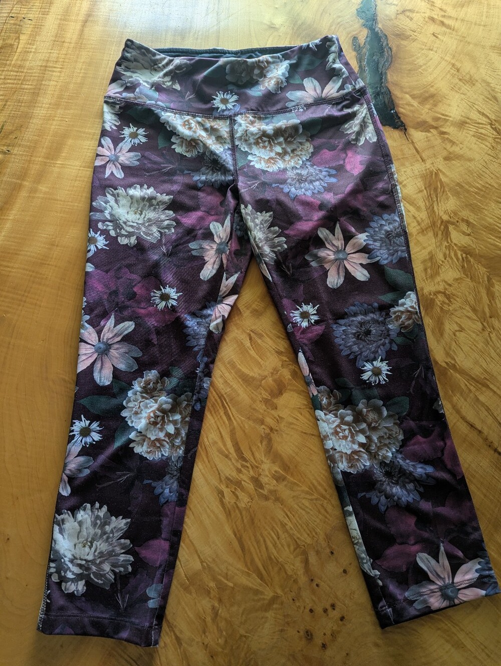 VOGO Athletica Purple Floral Women's Active Leggings